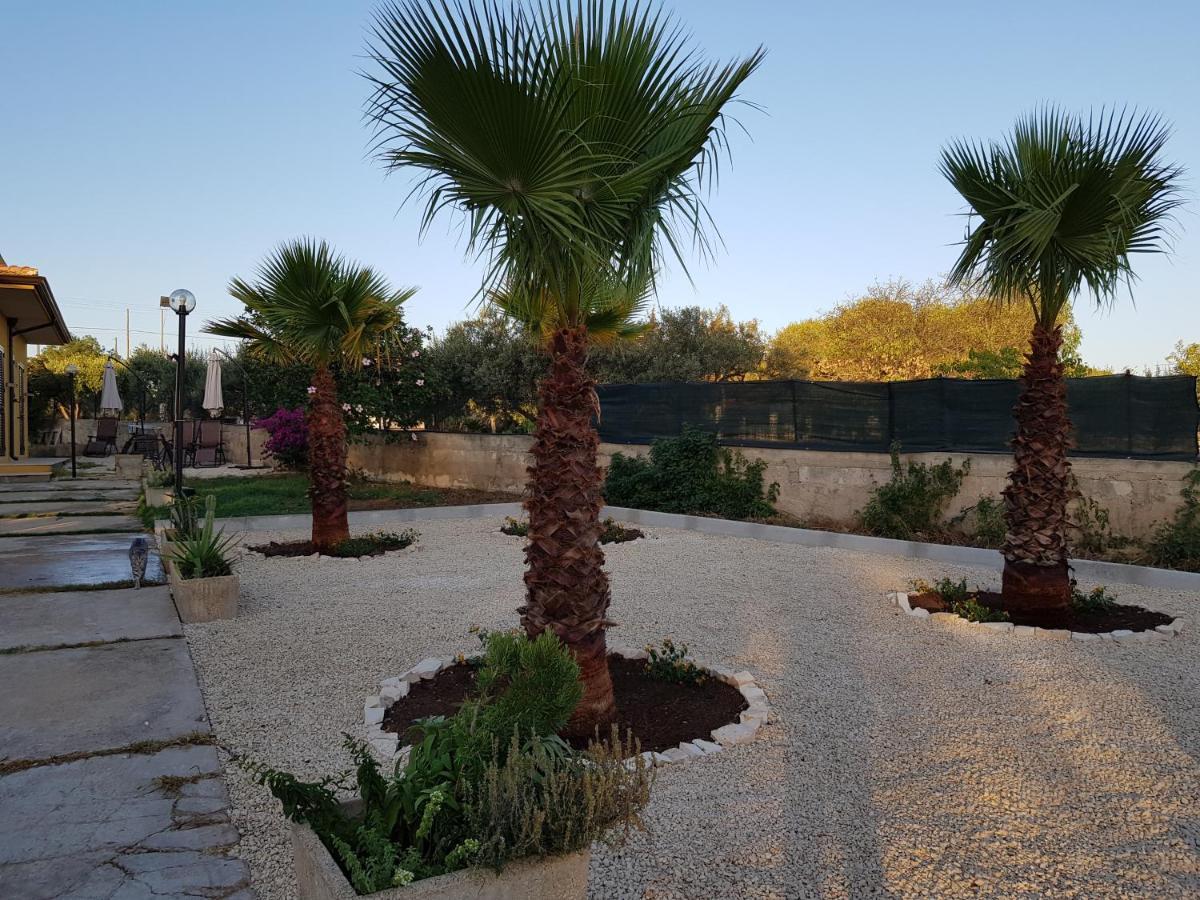 Turtle Island Apartments Santa Croce Camerina Bagian luar foto