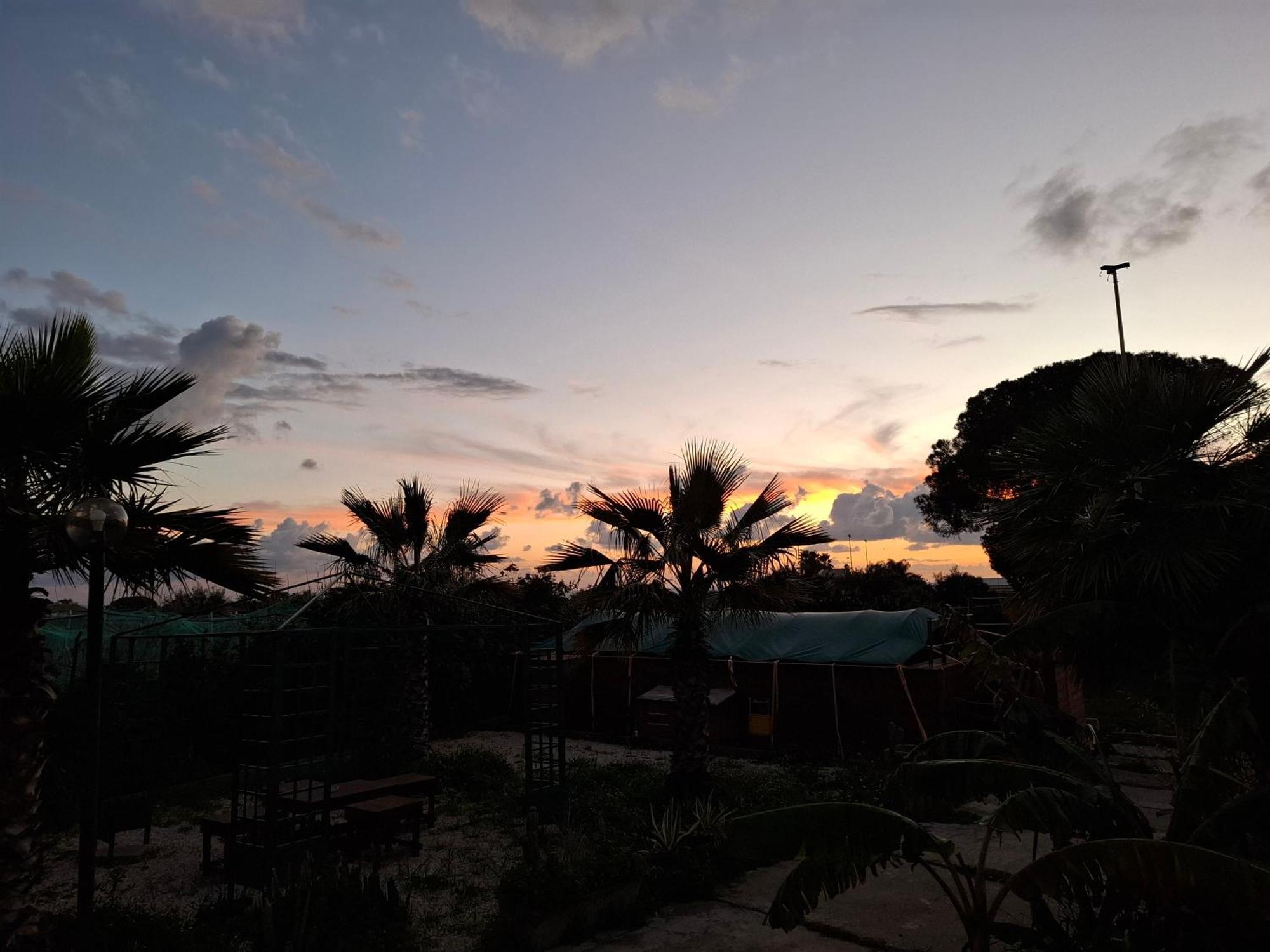 Turtle Island Apartments Santa Croce Camerina Bagian luar foto