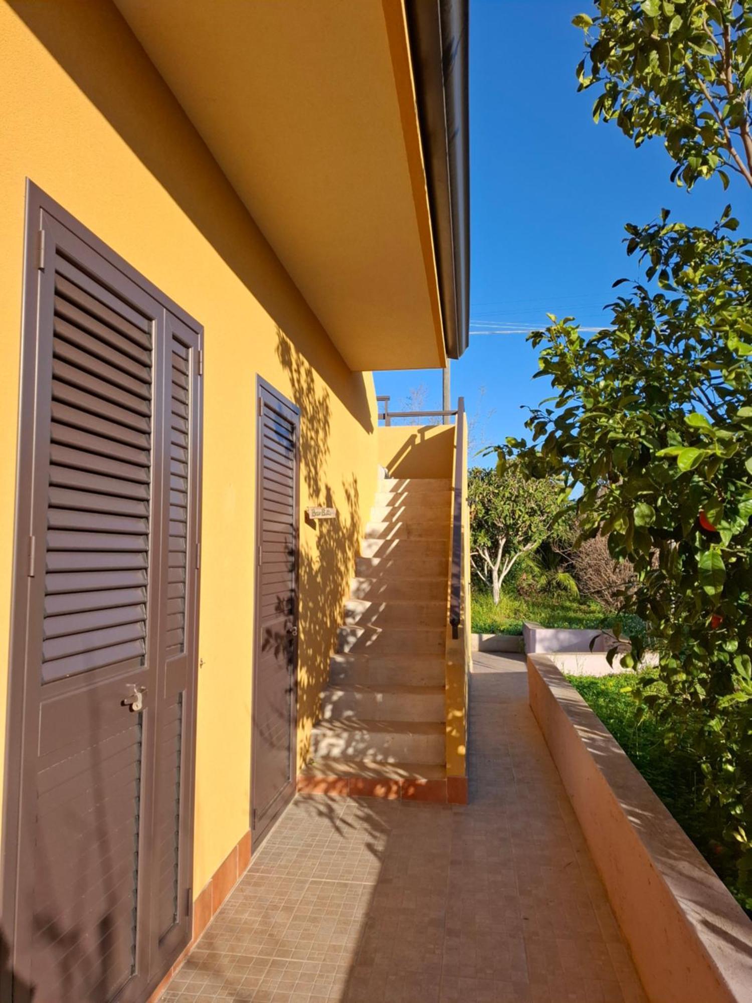 Turtle Island Apartments Santa Croce Camerina Bagian luar foto